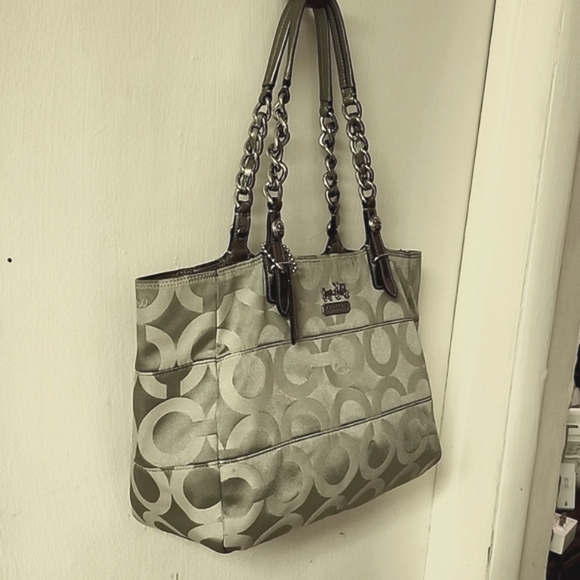 [SOLD] Silver Tribeca Coach Shoulder Bag / C Logo Signature Purse Tote - Picture 3 of 13